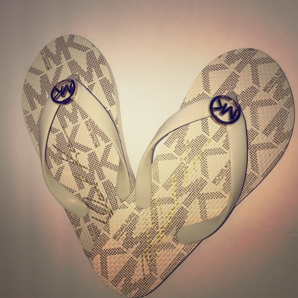 MK Michael Kors Flip Flop Sandal White/Gold/Brown